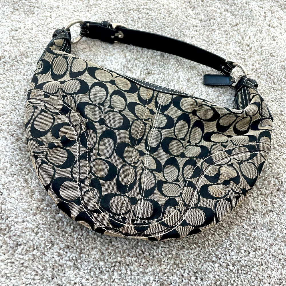 AWESOMEEE pre-owned Coach purse